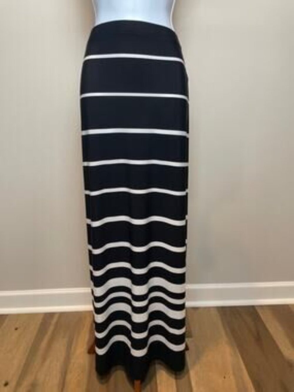 White House Black Market Size XL Black & White Striped Maxi Skirt
